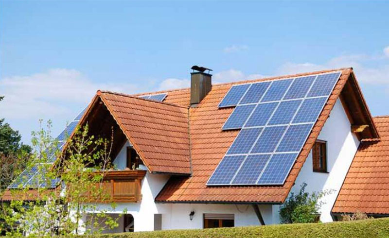 ¿Cargar un coche eléctrico en casa con una instalación solar?